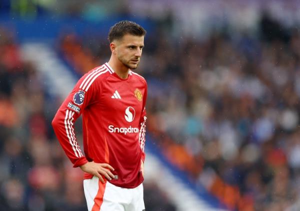 曼聯(lián)最水7號??芒特6420萬加盟1年半1球1助，首發(fā)踢13分鐘又傷了